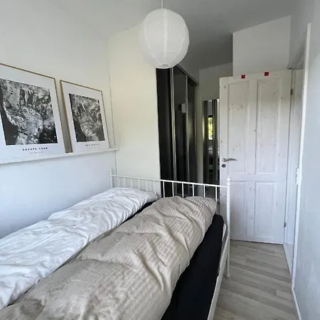 Cozy Apartment Close To Aalborg C 아파트 *